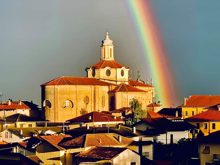 Chiesa di San Michele con arcobaleno