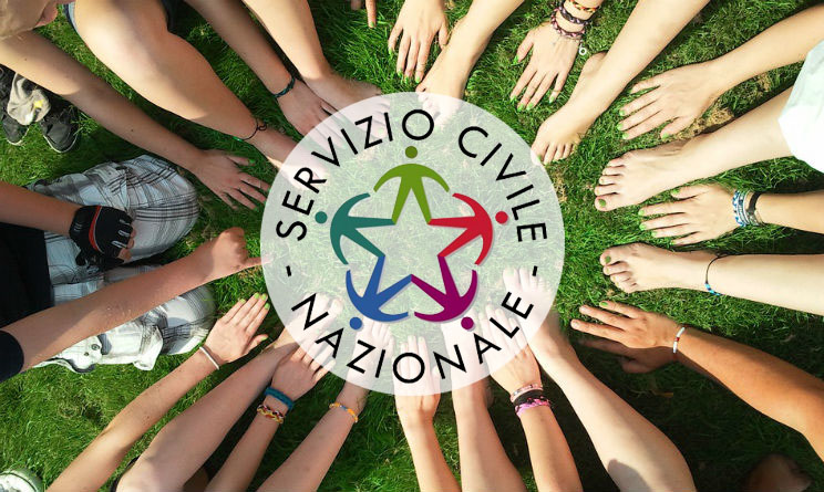 mani intorno a logo servizio civile