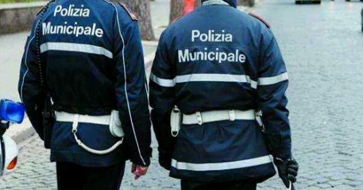 Polizia municpale, divise