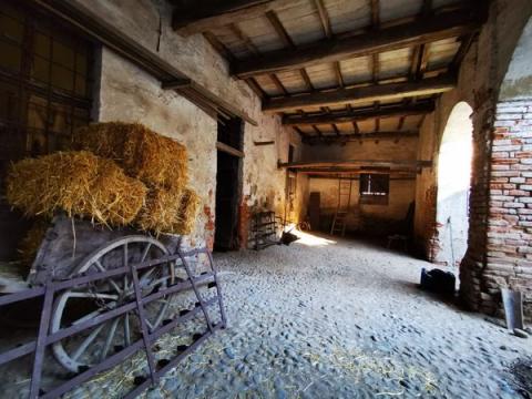 La mostra fotografica Urbex a Villa Salino domenica 20 marzo